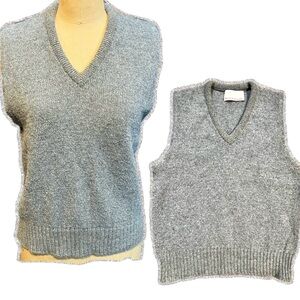 VINTAGE 70s heather gray v-neck knit sweater vest sleeveless classic traditional
